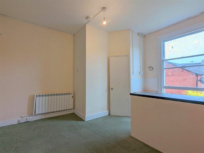 1 Bedroom Flat To Rent In Studio, Flat, Old Street, Upton-Upon-Severn, Worcester, WR8
