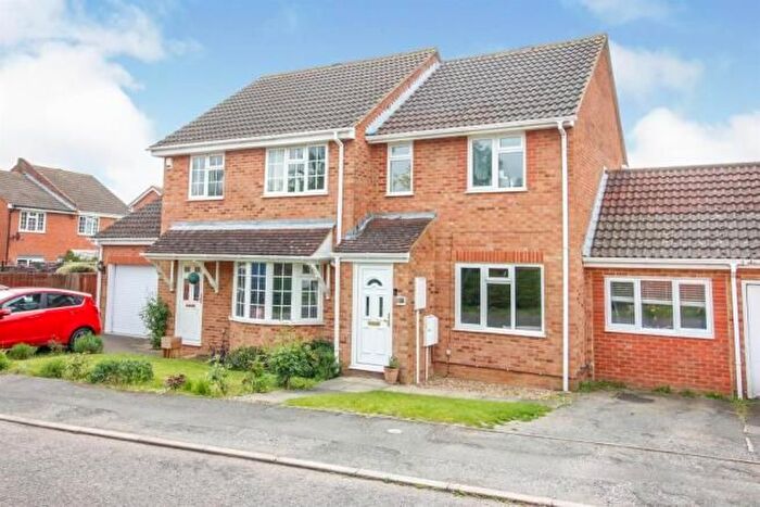 2 Bedroom Semi-Detached House For Sale In Eliot Close, Newport Pagnell, MK16