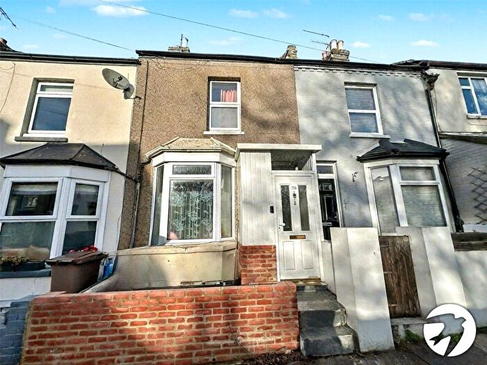 3 Bedroom Terraced House For Sale In Rochester Avenue, Rochester, Kent, ME1