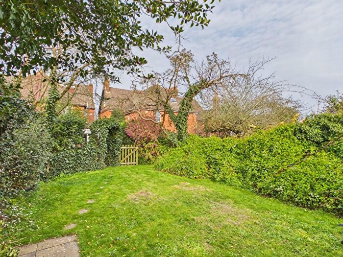 6 Bedroom Semi-detached House To Rent In Albert Road, Ashford Kent, TN24