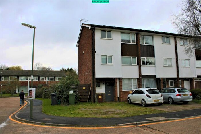 5 Bedroom End Of Terrace House To Rent In Guildford Park Avenue, Guildford, GU2