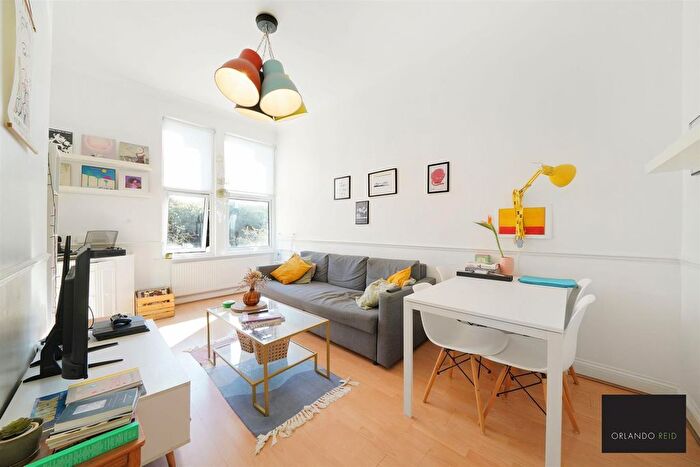 2 Bedroom Flat To Rent In East Dulwich Road, London, SE22