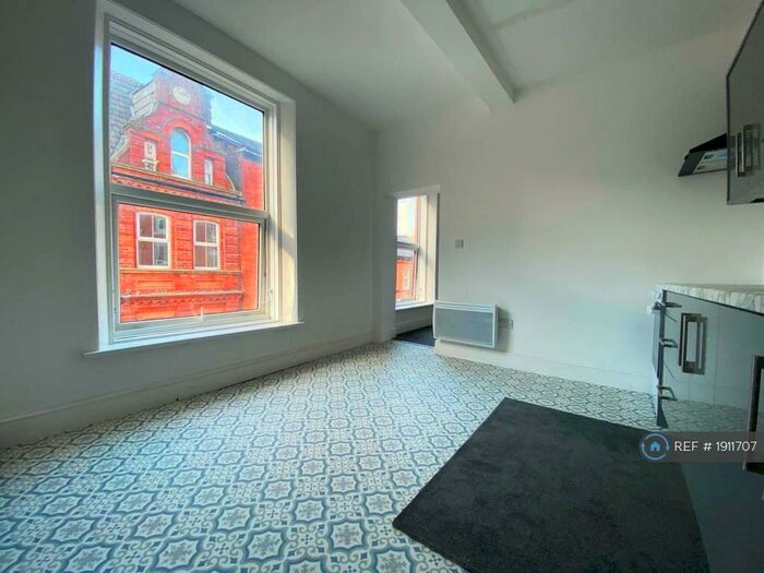 1 Bedroom Flat To Rent In Baillie Street, Rochdale, OL16