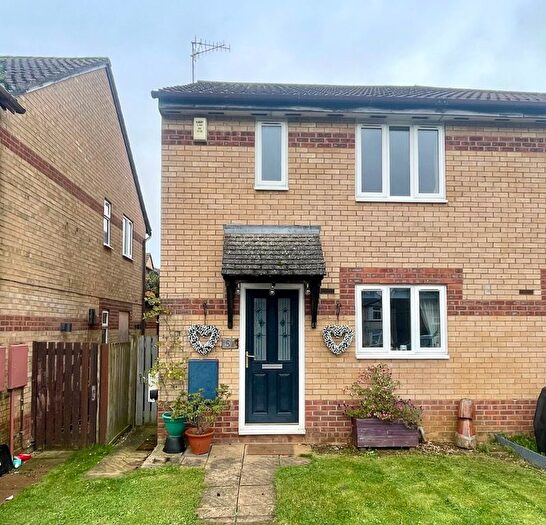 3 Bedroom Semi-Detached House For Sale In Ash Way, Woodford Halse, Daventry, NN11