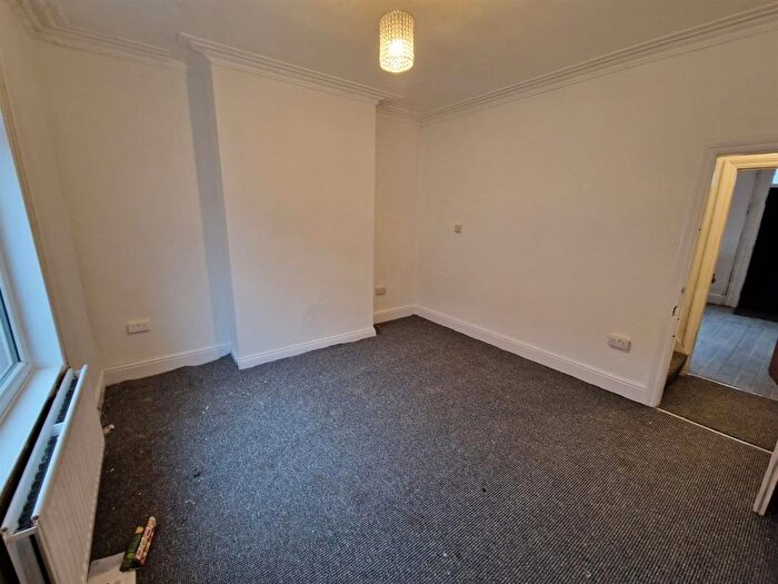 4 Bedroom Terraced House To Rent In Belvedere Mount, Leeds, LS11