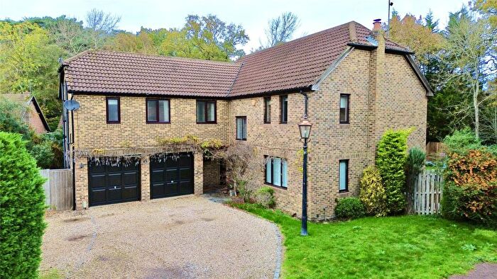 5 Bedroom Detached House For Sale In Ashdale Park, Finchampstead, Wokingham, Berkshire, RG40