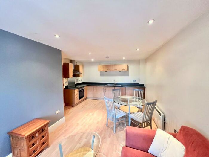 2 Bedroom Apartment To Rent In Manor Road, Edgbaston, Birmingham, B16