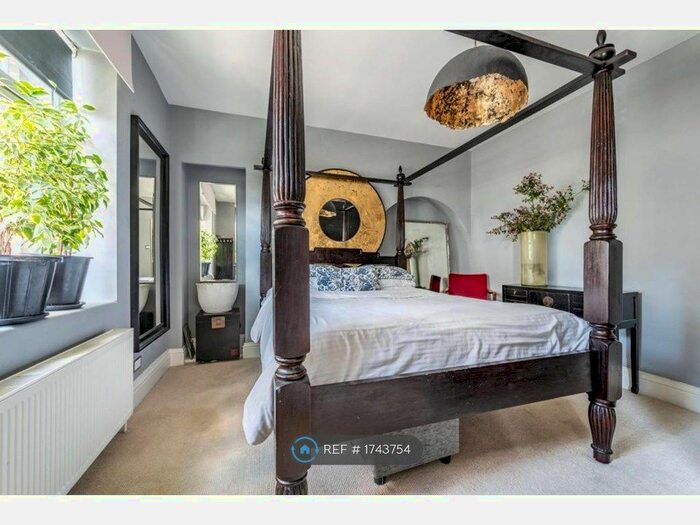 1 Bedroom Flat To Rent In Daryngton House, London, SW8