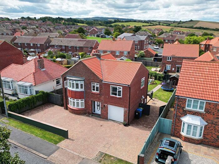 4 Bedroom Detached House For Sale In Love Lane, Whitby, YO21
