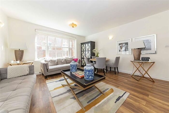 2 Bedroom Flat To Rent In Floral Street, London, WC2E