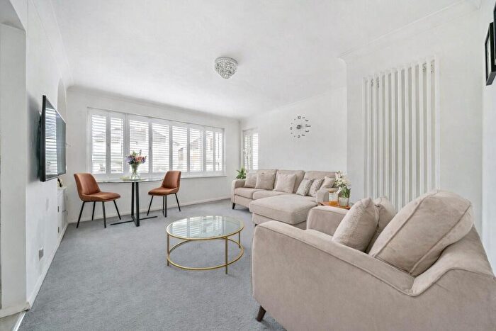 2 Bedroom Apartment For Sale In Upton Road, Bexleyheath, DA6
