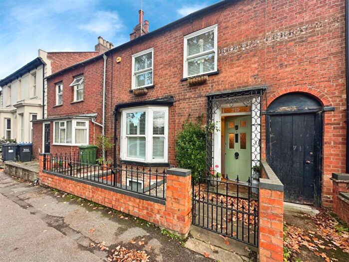 3 Bedroom Terraced House For Sale In Rugby Road, Leamington Spa, CV32