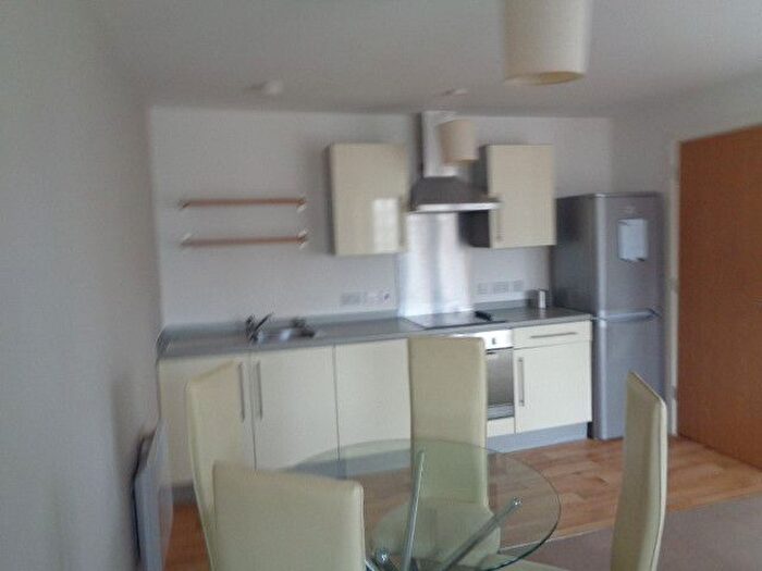 2 Bedroom Flat To Rent In Pilgrims Way, Salford, M50