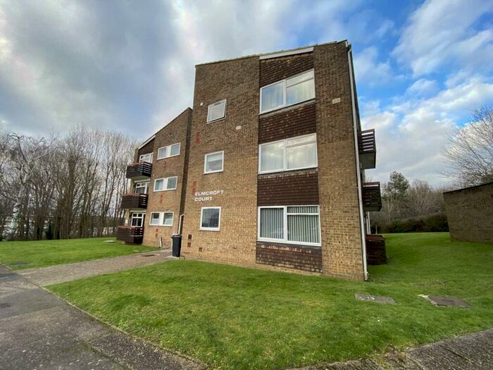 2 Bedroom Flat To Rent In Elmcroft Court, Burnet Close, HP3