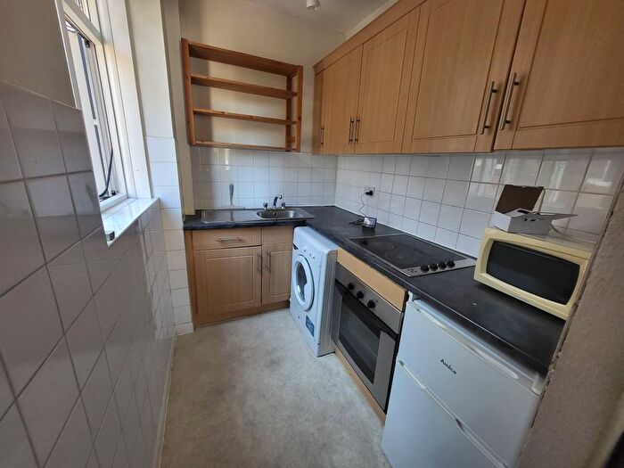 1 Bedroom Flat To Rent In Gordon Road, West Ealing, W13
