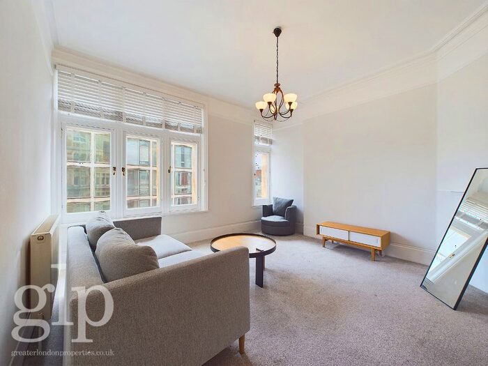 2 Bedroom Flat To Rent In St. Martin's Lane, London, Greater London, WC2N