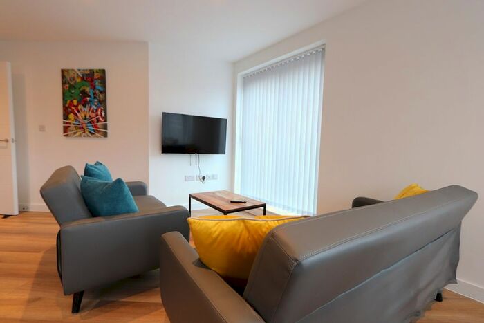 3 Bedroom Flat To Rent In Filton Avenue, Horfield, Bristol, BS7