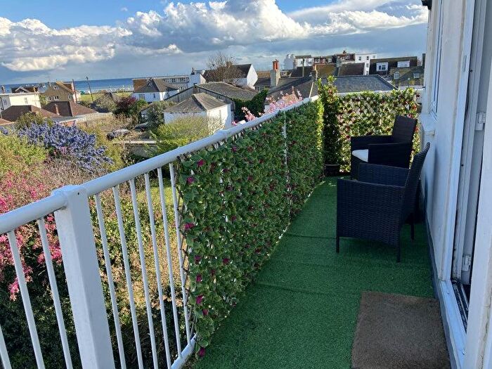 2 Bedroom Flat To Rent In South Street, Lancing, BN15