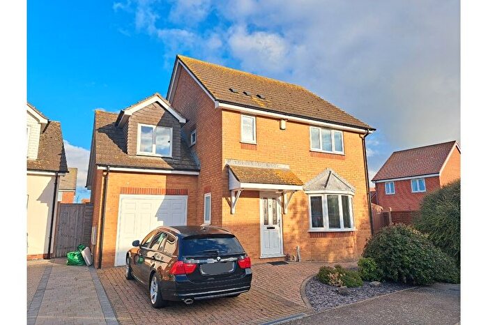4 Bedroom Detached House For Sale In Fenton Court, Deal, Deal, CT14