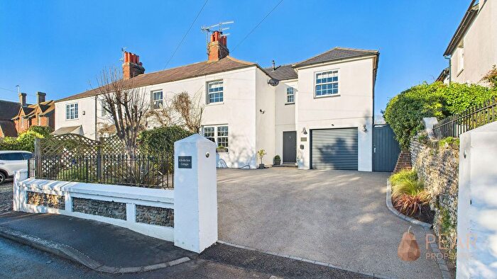 4 Bedroom Semi Detached House For Sale In West Street, Sompting, BN15