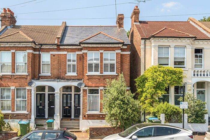 2 Bedroom Maisonette To Rent In Eastcombe Avenue Charlton, SE7