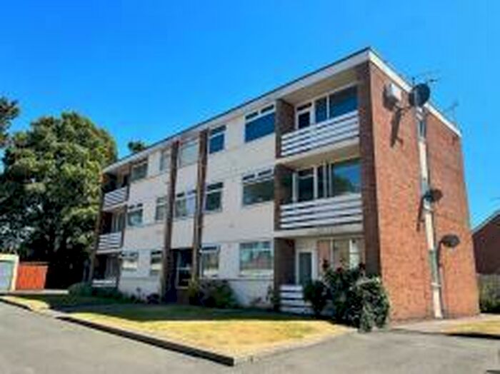 2 Bedroom Flat To Rent In All Saints Road, Warwick, CV34