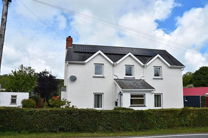 3 Bedroom Detached House For Sale In Y Garreg Filltir, SA44