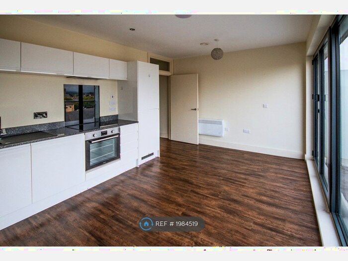 1 Bedroom Flat To Rent In Lewis Street, Cardiff, CF11