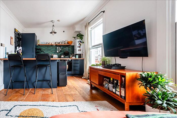 1 Bedroom Flat For Sale In Graham Road, Hackney, E8