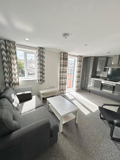 3 Bedroom Apartment To Rent In Richmond Road, Cardiff(City), CF24