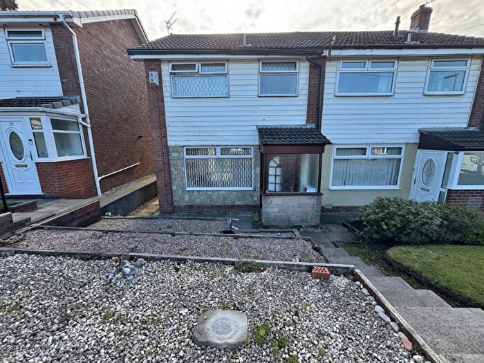 3 Bedroom Semi-Detached House To Rent In Camberwell Way, Royton, OL2