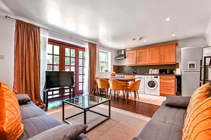 3 Bedroom House To Rent In Stock Orchard Crescent, Hillmarton Conservation Area, London, N7