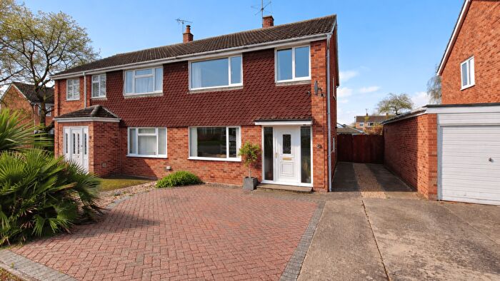 3 Bedroom Semi Detached House For Sale In Deer Park Road, Langtoft, Peterborough, PE6