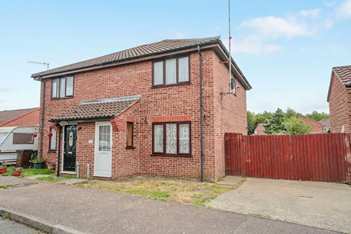 3 Bedroom Semi Detached House For Sale In Plantation Road, North Walsham, NR28