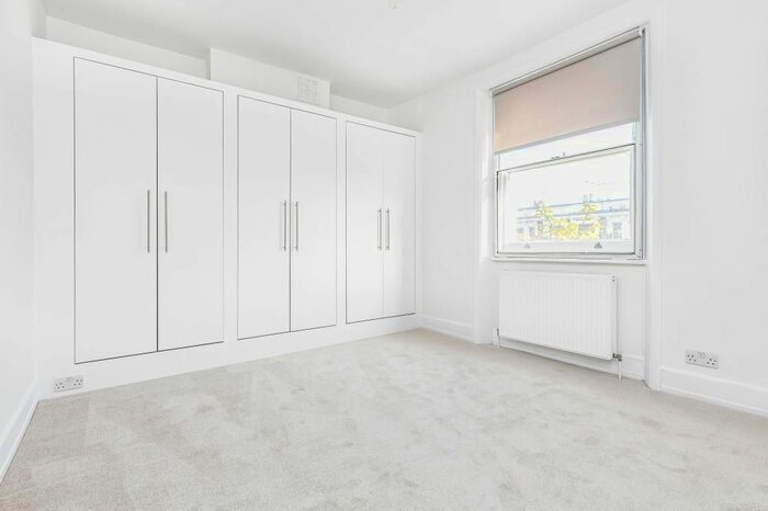 3 Bedroom Flat To Rent In Finborough Road, London, SW10