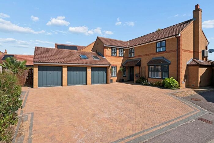 4 Bedroom Detached House For Sale In Greatheed Dell, Old Farm Park, MK7