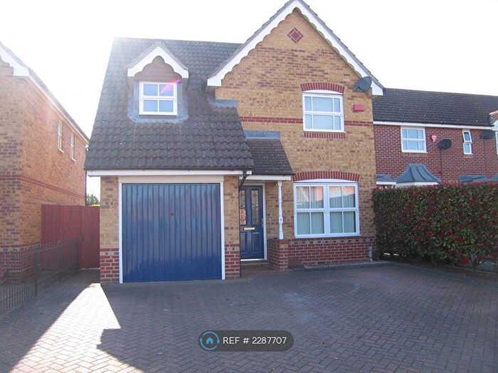 3 Bedroom Detached House To Rent In Lilley Way, Slough, SL1