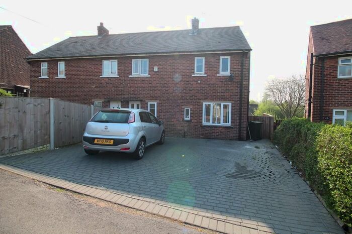 3 Bedroom Semi-Detached House To Rent In Roberts Avenue, DN12