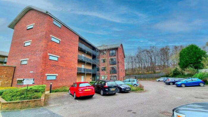 1 Bedroom Apartment For Sale In Markham Quay, Camlough Walk, Chesterfield, Derbyshire, S41