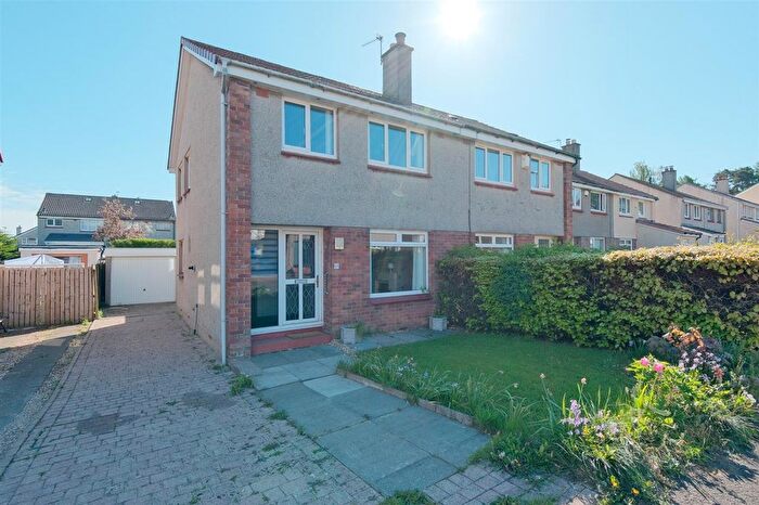 3 Bedroom Semi-Detached House For Sale In Avonbank Crescent, Hamilton, ML3