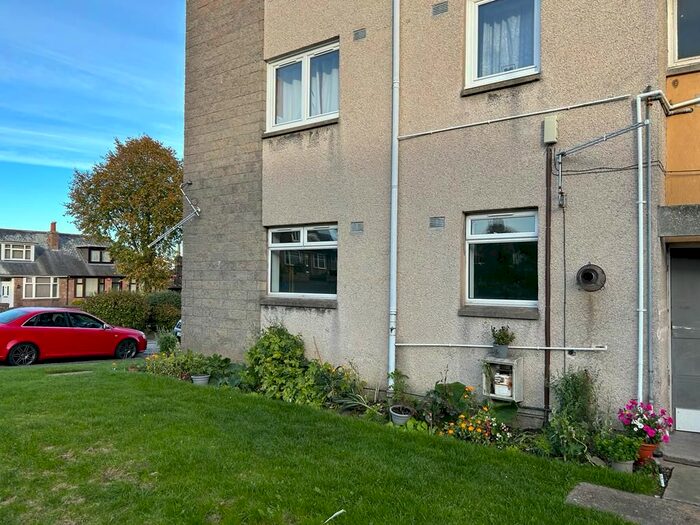 2 Bedroom Flat To Rent In Cornhill Gardens, Cornhill, Aberdeen, AB16