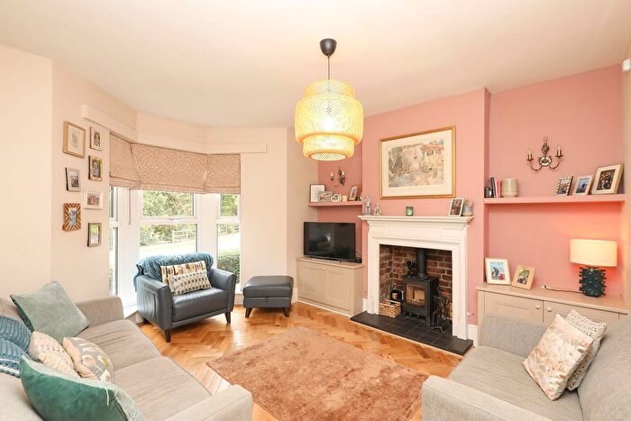 3 Bedroom Semi-detached House For Sale In Littlemoor, Eckington, S21