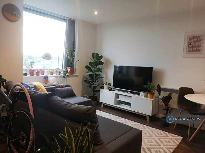 1 Bedroom Flat To Rent In Churchill Place, Basingstoke, RG21