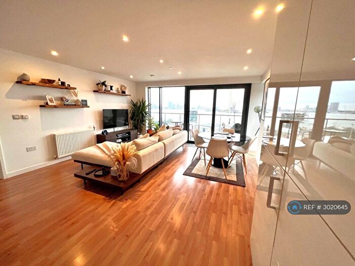 3 Bedroom Flat To Rent In Horizons Tower, London, E14
