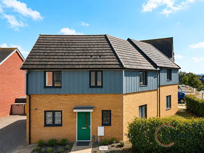 3 Bedroom Semi-Detached House For Sale In Mallins Way, Grays, RM16