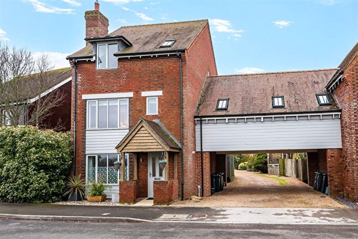 4 Bedroom Link Detached House For Sale In Augustan Avenue, Shillingstone, Blandford Forum, DT11