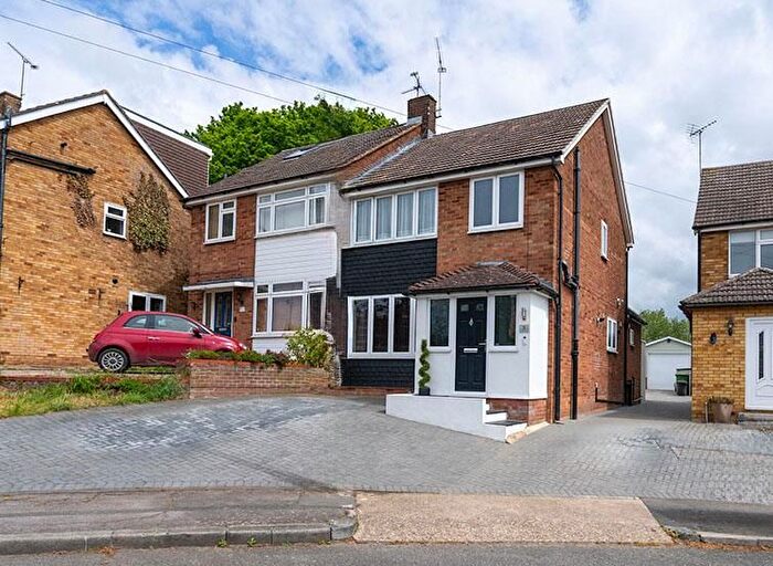 3 Bedroom Semi-detached House For Sale In Balmoral Close, Billericay, CM11