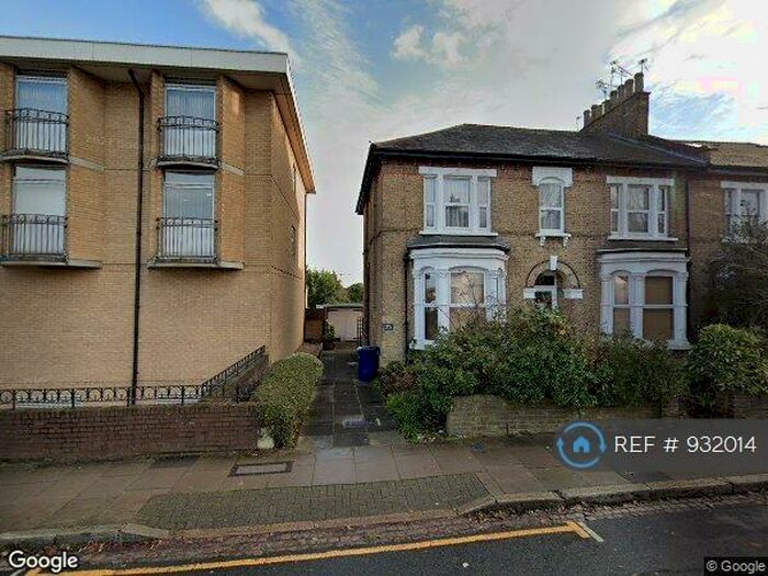 3 Bedroom Flat To Rent In Sunny Gardens Road, London, NW4
