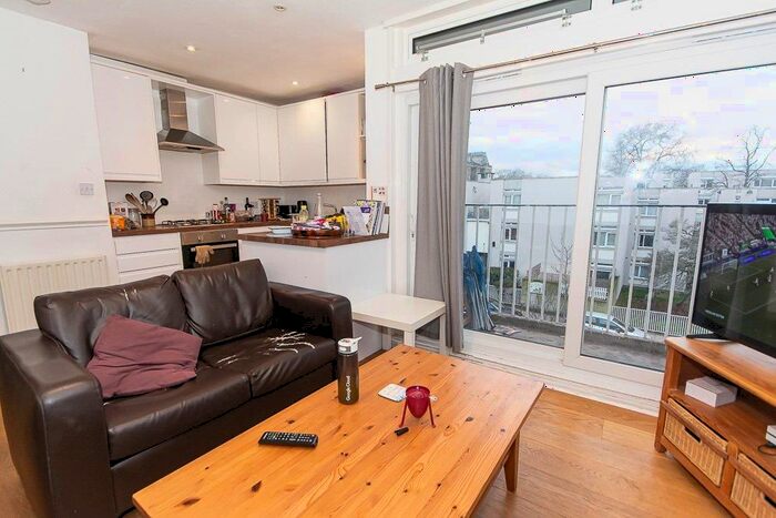 4 Bedroom Flat To Rent In Victoria Rise, Clapham, SW4
