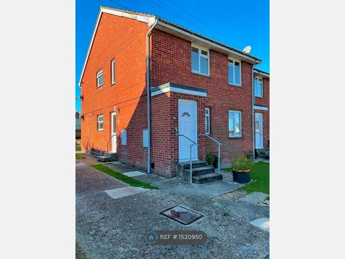 2 Bedroom Maisonette To Rent In Albany Road, Newport, PO30